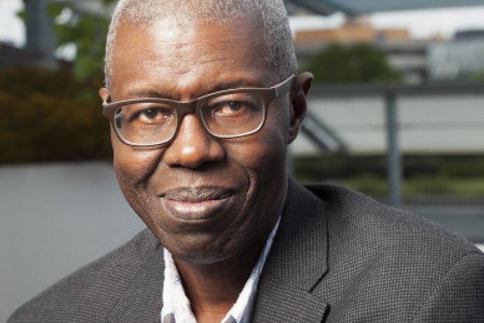 Article sur Souleymane Bachir Diagne dans Le Monde par Virginie Larousse :

« Contre la pensée tribale qui fragmente l’humanité, il faut tenir le discours de l’universel ».